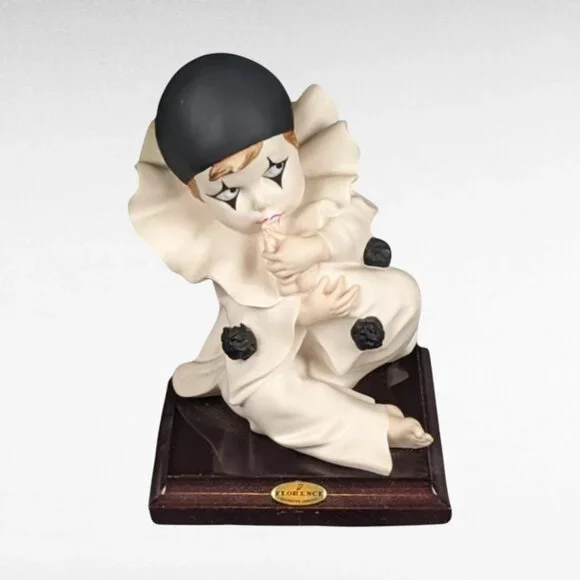 Vintage Guiseppi Armani Pierrot Sucking Toe 6" Statue/Figurine 0749P